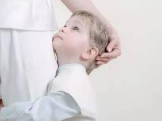 孩子胆小